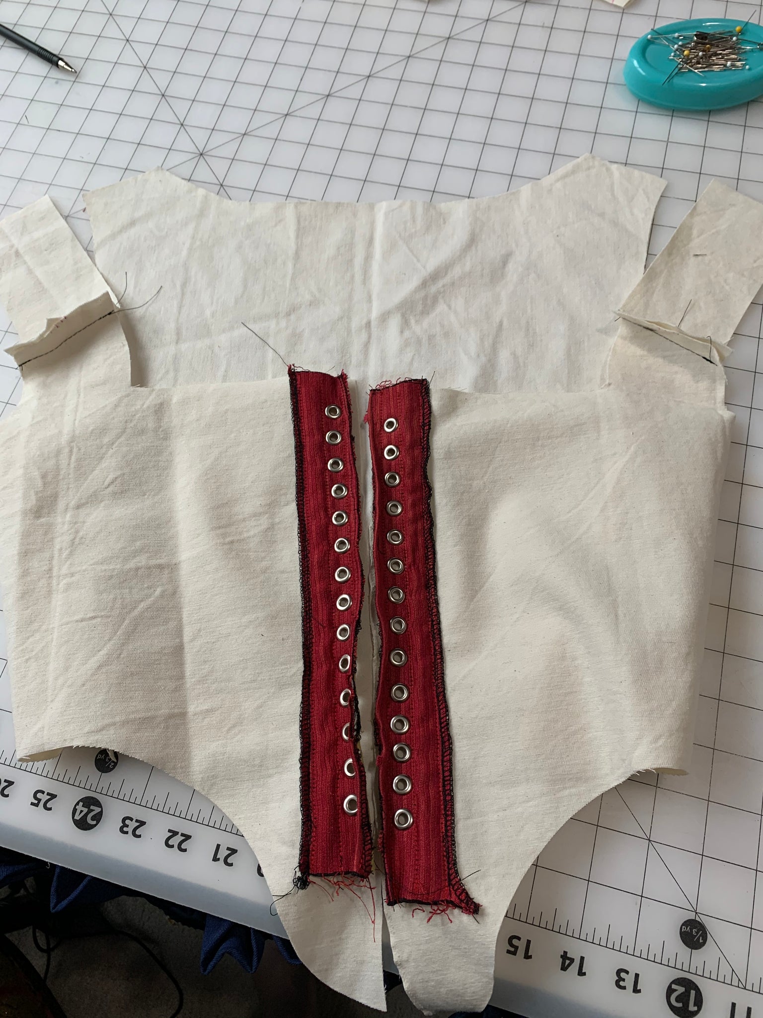 #012 The Elizabethan Bodice:  CUTTING OUT AND ASSEMBLING YOUR MOCKUP